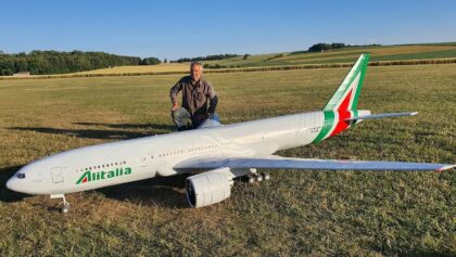 9 POUND SUPER LIGHTWEIGHT BOEING 777-200