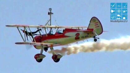 BOEING STEARMAN AGENTUR PEGGY WALENTIN AEROBATIC AIRSHOW FLIGHT ILA BERLIN