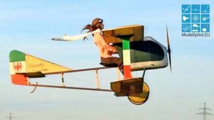 FUNNY SKY MOTORCYCLE 1:1,25 RC AIRSHOW FLIGHT, HIMMELSMOPED BICYCLETTE DE