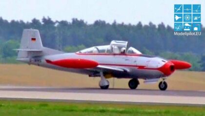 HISPANO AVIACION HA-200 SAETA EADS DEUTSCHLAND GMBH AIRSHOW FLIGHT ILA