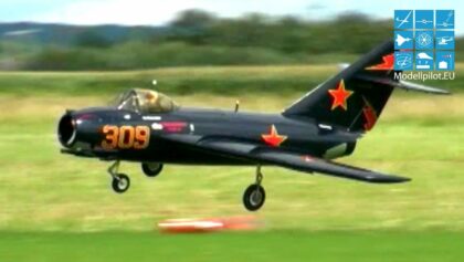 MIG-15 und F-86 SABRE und F9F-5 PANTHER RC Turbinen Jets