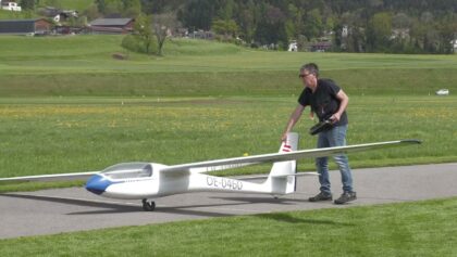 RC Sailplanes (DG 303 Elan Acro + ASW 15 b)
