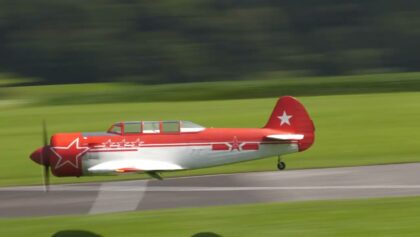YAK 11 Airworld mit Moki 250 ccm