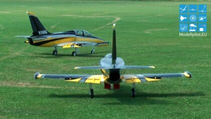 TEAM NOBODY 2X AERO L-39 ALBATROS RC TURBINE JET FORMATION