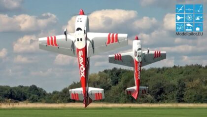 2X EXTRA 330SC KRILL MODEL FORMATION FLIGHT MARCO LEOBARDT &