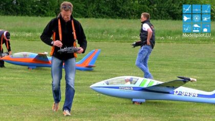 2X SOLOFOX RC GLIDER AEROBATIC SYNCHRONIC SMOKE FLIGHT ULF REICHMANN