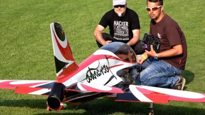 Awesome Flying of “Dr.Low” with his Leonardo