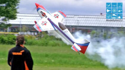 CARF EXTRA 330 SC “MARTINI” DESIGN RC AEROBATIC SMOKE FLIGHT