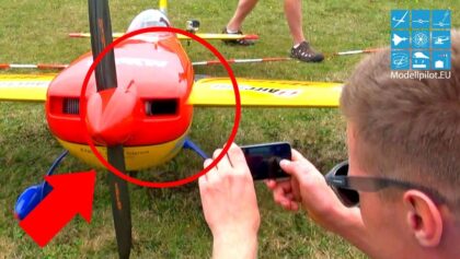 Cylinder breaks! 2X EXTRA 330SC GERMAN AEROBATIC TEAM RC FORMATION