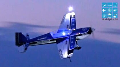EXTRA 300 JEREMIAS HARTMANN RC AEROBATIC NIGHT FLIGHT NACHTFLUGSHOW MULTIPLEX