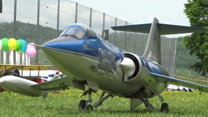 FLIGHT DEMO 2x STARFIGHTER F-104 RC TURBINE BIG MODEL JETS