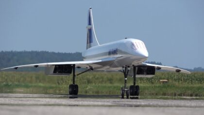 GIANT RC CONCORDE MAIDEN FLIGHT – ONBOARD FOOTAGE