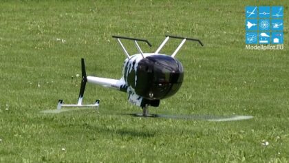 HUGHES 500 RC MODEL HELICOPTER FLIGHT BJÖRN DOMMERSHAUSEN MULTIPLEX AIRSHOW