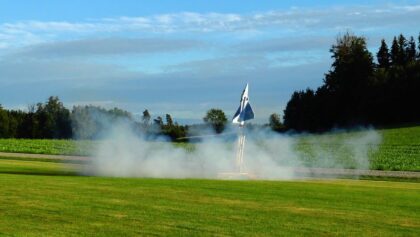 Ingenious Selfbuilt Vertical RC Turbine Jet Takeoff Ramp