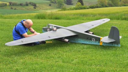 LARGE RC DFS-230 WWII ASSAULT GLIDER WITH UNCONVENTIONAL DRIVE