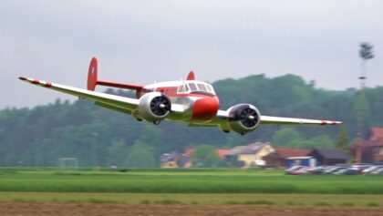 RC BEECHCRAFT C-45 EXPEDITOR