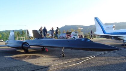 SR-71 BLACKBIRD RC TWIN TURBINE MODEL JET