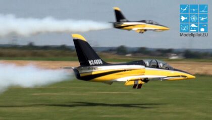 TEAM NOBODY 2X AERO L-39 ALBATROS RC TURBINE JET FORMATION