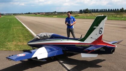 XXXL RC AERMACCHI MB-339A “FRECCE TRICOLORI”