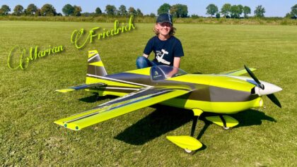 Young Talent Marian shows an aerobatic Flight with his 2,2m