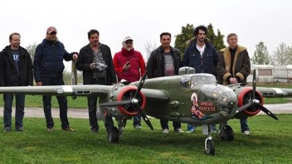 20ft. B-25 Mitchel 2x400cc Moki – Maiden