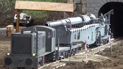 Amazing R/C Cannon on a Railway German Military Artelerie