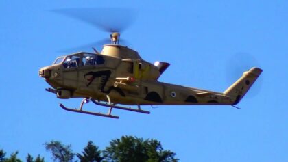 COBRA DESERT RC TURBINE BELL AH-1 SCALE MODEL HELICOPTER