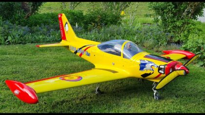 CY Siai Marchetti SF260 (Andy)mit “Low Pass” und “Speed Pass”