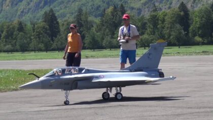 DASSAULT RAFALE B SCALE RC TURBINE MODEL JET WITH A
