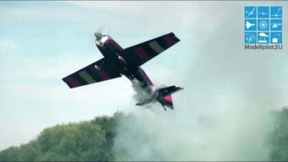 EXTRA 330 SC RC AEROBATIC SMOKE FLIGHT NIKLAS ROTH PORZER