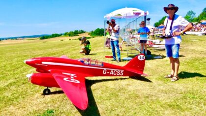 Flugshow einer großen RC DH88 Comet Racer Grosvenor House |