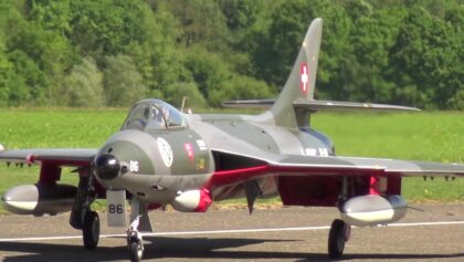 GIANT RC JET SWISS HAWKER HUNTER F-58 ULTRA DETAILED SCALE