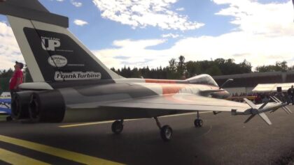 GIANT RC TWIN TURBINE MODEL JET RAFALE TIGERMEET