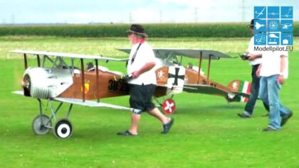 GIGANT 3 X AVIATIK RC SCALE MODEL OLDTIMER BIPLANE FLIGHT