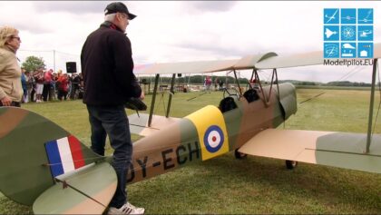 GIGANT 50% RC SCALE DE HAVILLAND D.H.82 TIGER MOTH II
