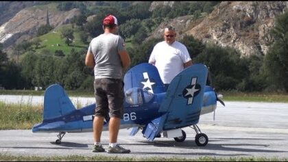 HUGE CORSAIR F4U RADIAL ENGINE RC AIRPLANE OVER 4 METER