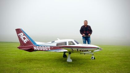 Hughe RC Cessna 310 D ACE N6980T Flies in thick