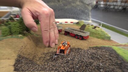 Miniatur RC Earth Digger/Bagger Earth Mover and RC Truck 1:87