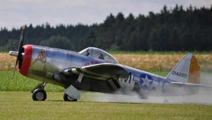 P-47 Thunderbolt – Moki 250
