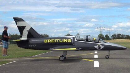 R/C Albatros Gigantic 2x Turbine Scale Breitling Aerobatic Team RC