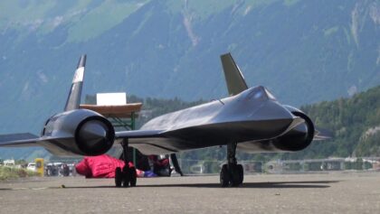 RC BLACKBIRD SR-71 TURBINE MODEL JET AMAZING PERFORMANCE
