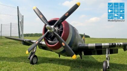 RC P-47 THUNDERBOLT RAZORBACK M 1:4,5 CARF MODELS WARBIRD MOKI