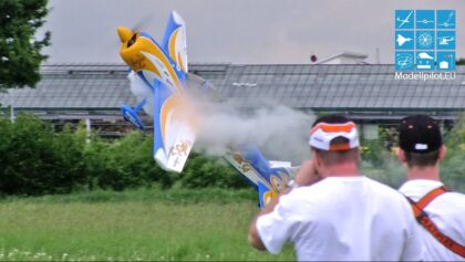 RC YAK 54 MODEL AIRPLANE AEROBATIC SMOKE FLIGHT MANUEL KAMITZ