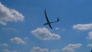 Remec JS-3 im Überflug und Landung