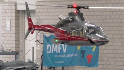 STUNNING BIG RC VARIO BELL 430 INDOOR FLIGHT – INTERMODELLBAU