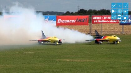 SWISS FORMATION TEAM 2X HAWKER HUNTER RC TURBINE JET FORMATION