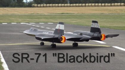 BIGGEST SR-71 “BLACKBIRD” RC-Model scale 1: 7,2 Pilot Lothar Heinrich