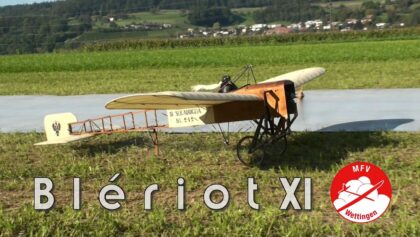 Blériot XI with looping