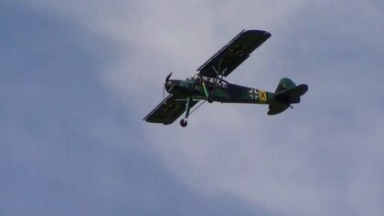Hans Peter mit dem Fiseler Storch beim Erstflug