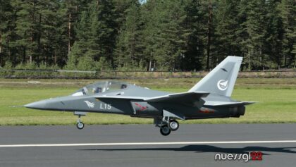 JWM Finland, Team China Andy Lau Hongdu L-15